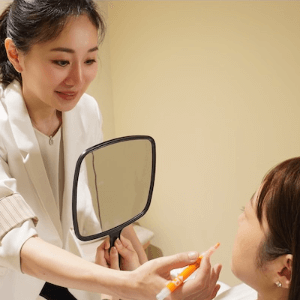 LIGHT CLINIC 大阪院の医療ダイエットを受ける前のカウンセリングの様子