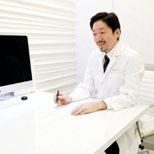 THE CLINIC 大阪院の医療ダイエットを受ける診察の様子